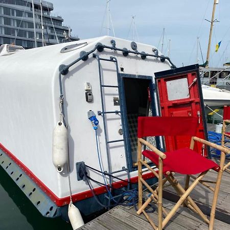 5 Star Ocean Village Marina Reconditioned Rnli Rig Life Boat Southampton Exterior foto